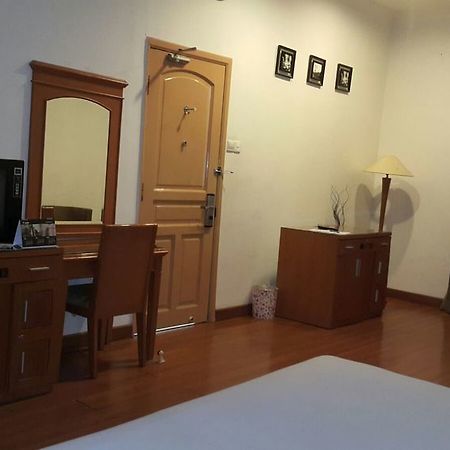 Hotel Harapan Makassar Eksteriør billede